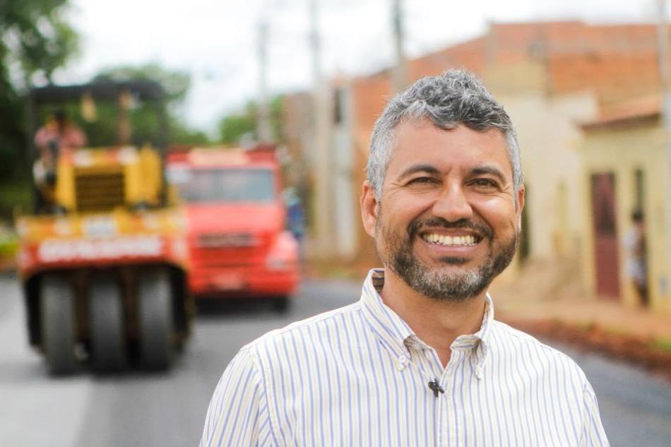 Após convite, prefeito de Irecê ainda não decidiu se será candidato a deputado federal