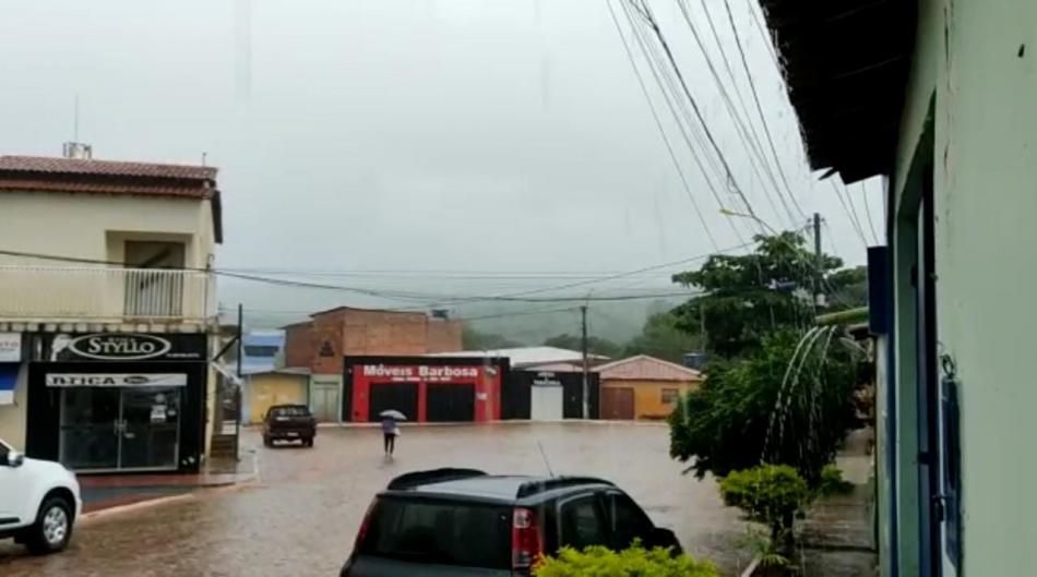 Tempo continua chuvoso em Gentio do Ouro nesta sexta-feira (25) 