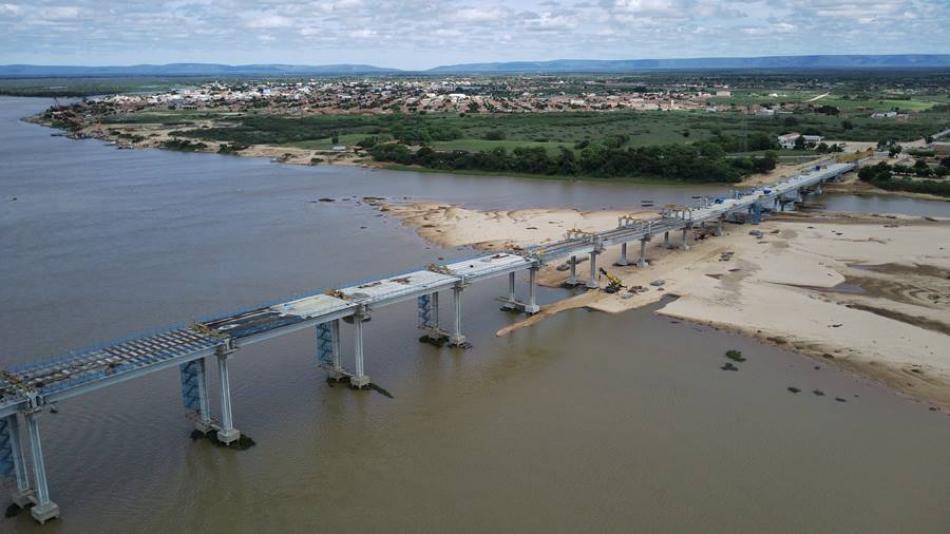 Obra da Ponte que liga Barra a Xique-Xique atinge 75% de execução