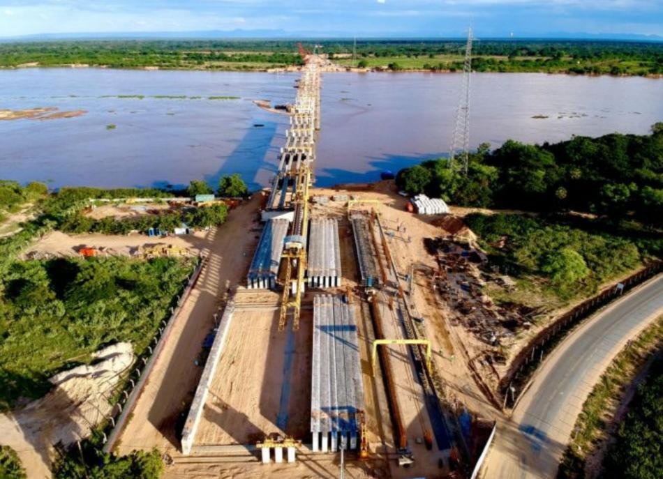 Ponte sobre o rio São Francisco, entre Xique-Xique e Barra do Rio Grande tem mais de 50% da estrutura concluída