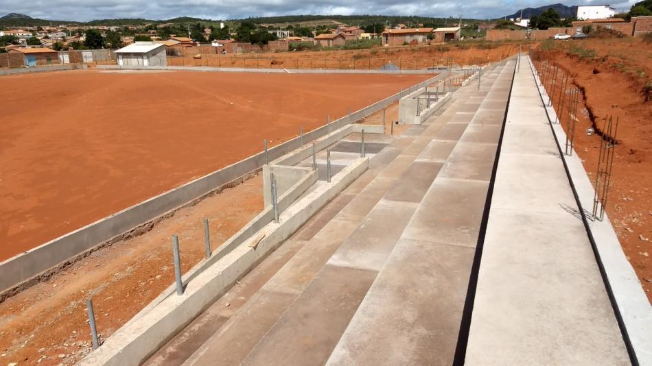 Obras do estádio municipal de Gentio do Ouro chegam a nova fase