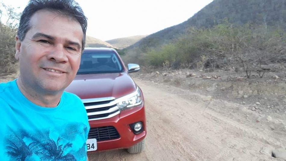 Criminosos fortemente armados roubam Hilux SW4 do prefeito de Ipupiara