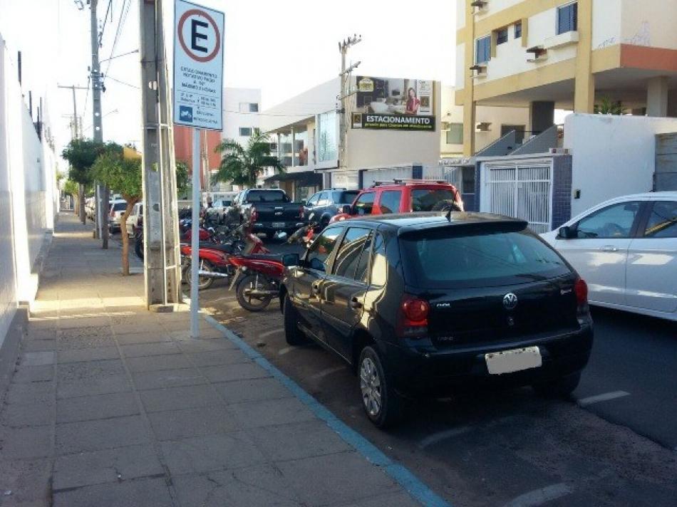 Motos serão proibidas de estacionar em vagas de carros, na Zona Azul, em Irecê