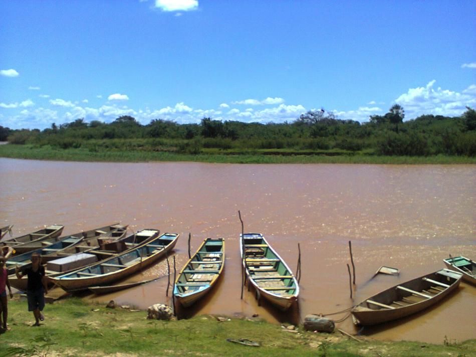 Xique-Xique: Barco vira e quatro pessoas estão desaparecidas