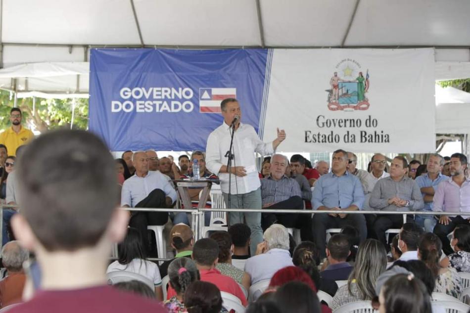 VÍDEO: Em visita à Ipupiara, Rui assina convênios e confirma pavimentação asfáltica da estrada que liga Gentio do Ouro até Mirorós