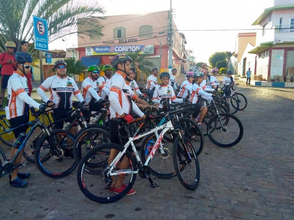 Gentio do Ouro: Grupo de ciclista se reúne para pedalada na zona rural do município