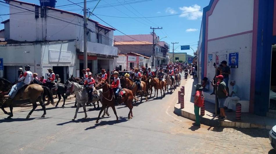 Gentio do Ouro: Cavalgada Fivela de Ouro reúne mais de 200 participantes