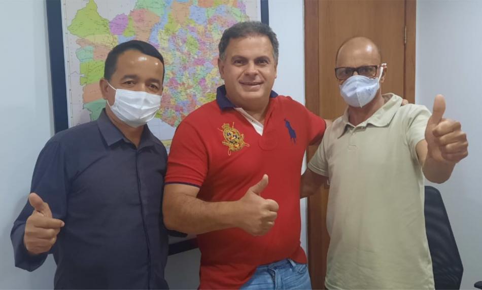 Em Salvador, ex-prefeito Ivonilton e vereador oficializam apoio ao deputado João Bacelar