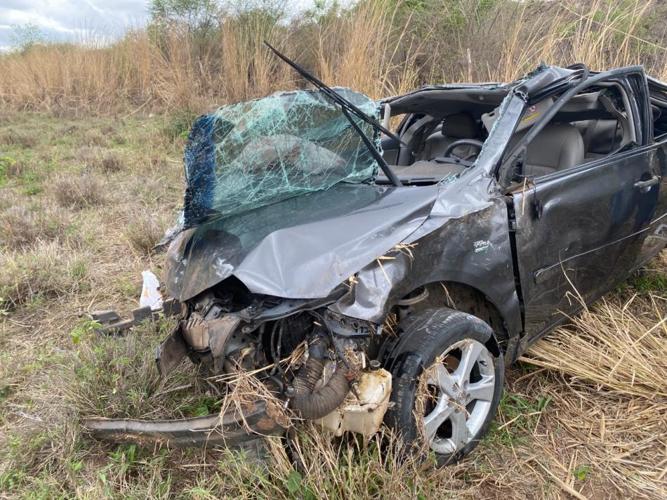 Ipupiara: Veículo sai de pista, cai em ribanceira e motorista morre