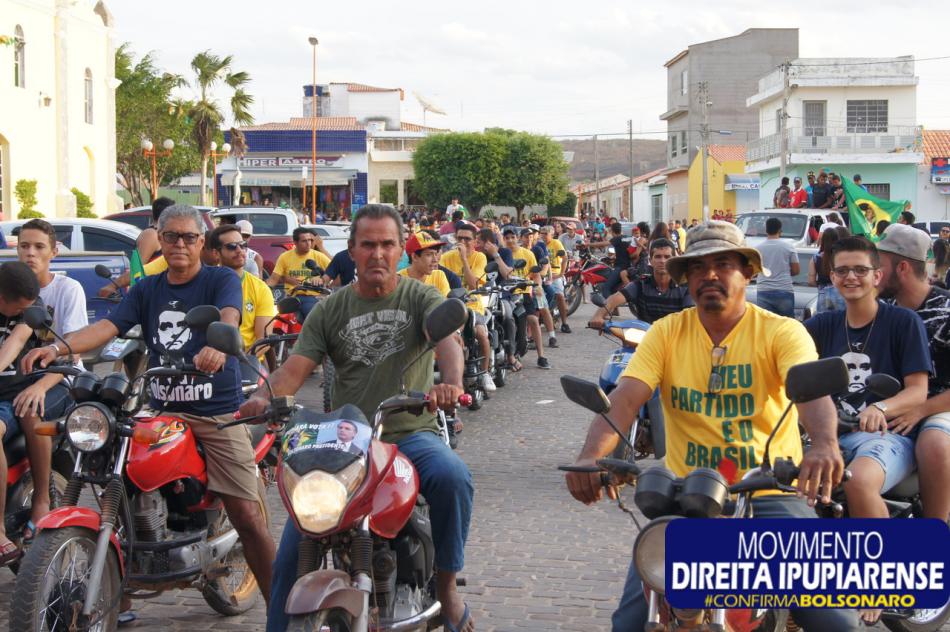 Ipupiara: Apoiadores fazem carreata em apoio a Bolsonaro 