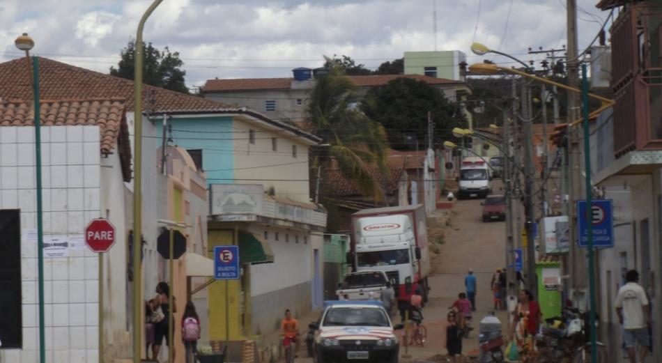 Família é rendida e tem casa assaltada pela segunda vez em Gentio do Ouro 