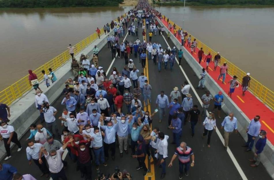 Símbolo de integração, ponte entre Barra e Xique-Xique é entregue pelo Governo do Estado