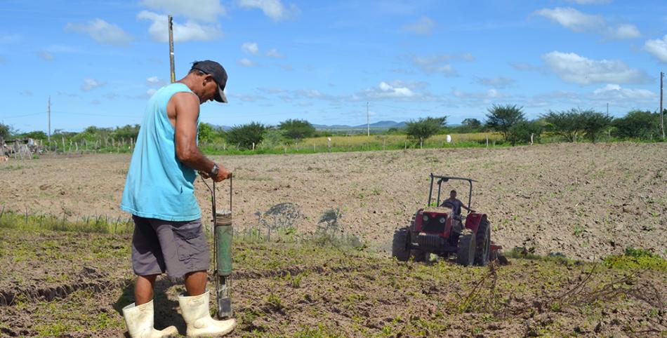 Prefeitura de Ipupiara promete aração de terra gratuita