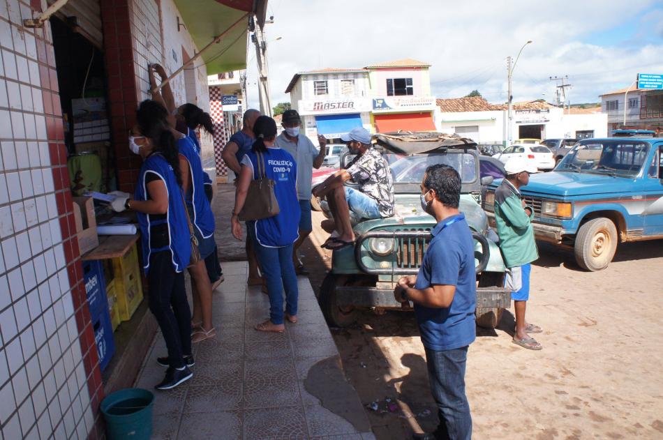 Gentio do Ouro: Fiscalização e ação educativa intensificam medidas de combate à Covid-19 