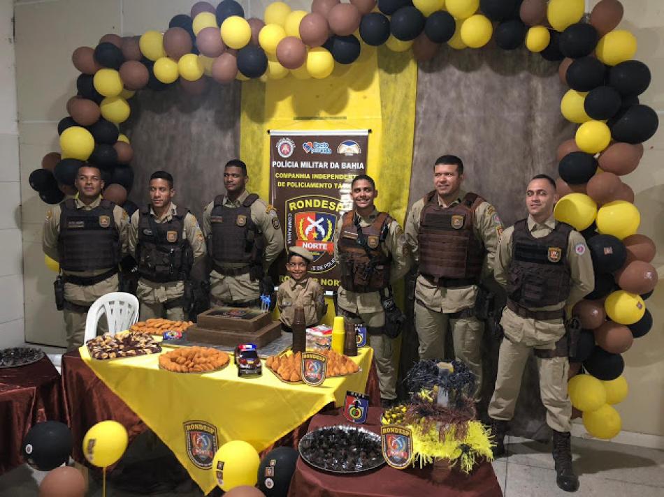 Capim Grosso: PMs chegam de surpresa em festa de aniversário e emocionam garoto que sonha ser policial 