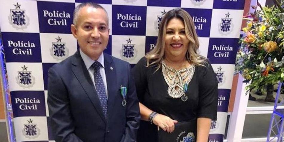 Delegada de Presidente Dutra recebe honraria da Polícia Civil