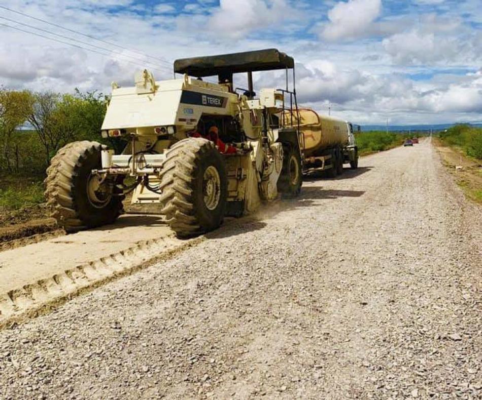 Começam obras de recuperação de estrada entre Uibaí e a BA-052