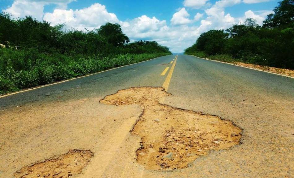 Ipupiara: Seinfra recebe propostas para recuperação de BA-156, entre a BR-242 e Ipupiara 