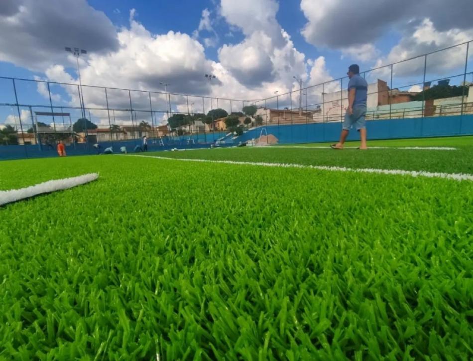 Gentio do Ouro: Quadra do Complexo Esportivo Gildásio Barreto é revitalizada e ganha gramado sintético