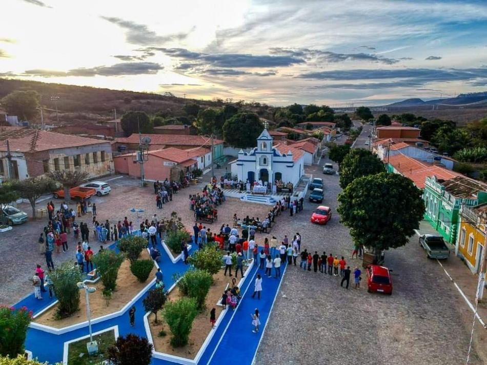 Gameleira do Assuruá: Católicos e devotos de Senhora Sant’Ana se reúnem em missa solene em comemoração ao dia da padroeira