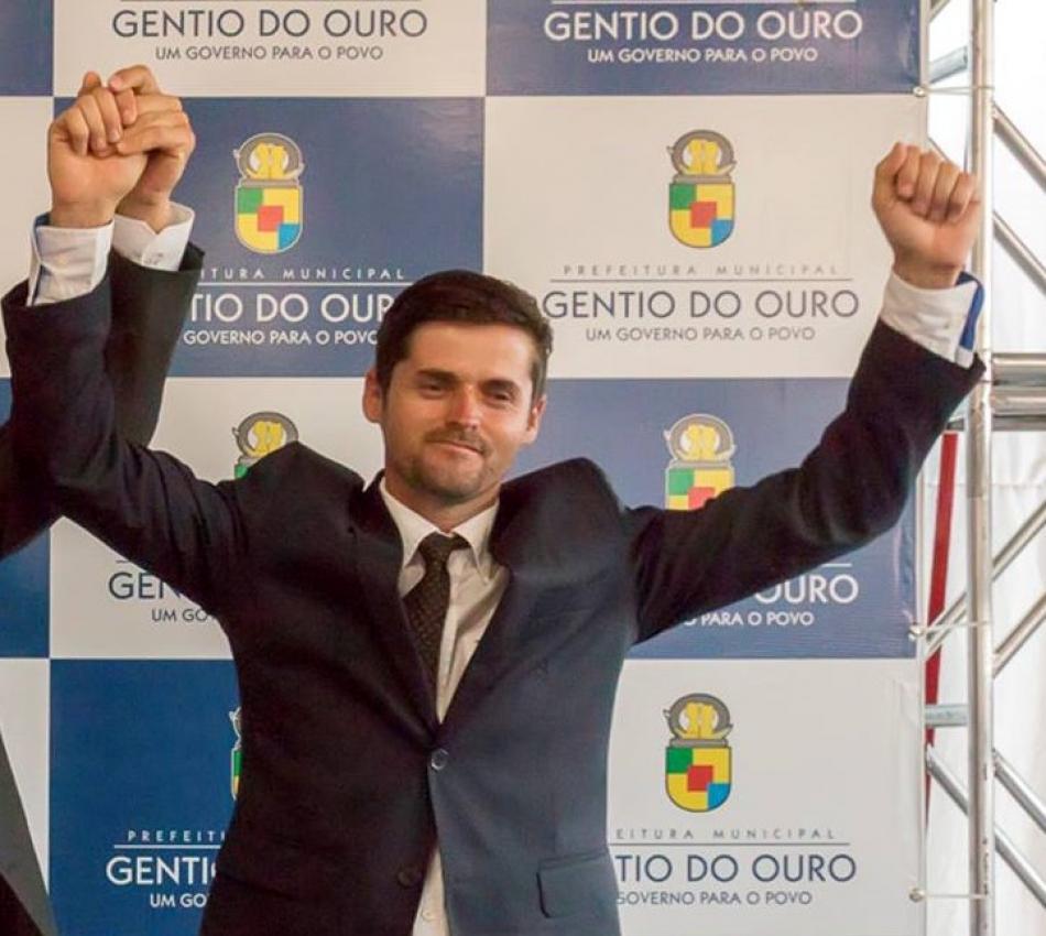 Gentio do Ouro: Presidente da Câmara e mais 3 vereadores trocam de partido para eleições 2020