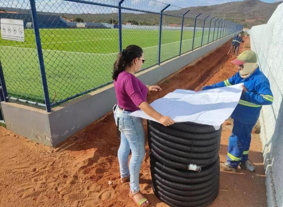 Gentio do Ouro: Obras para a implantação da iluminação em LED no Estádio Municipal começaram nesta segunda (17)