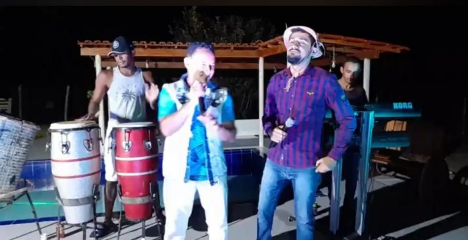 Tradicional nas festas de Gentio do Ouro, Banda Brilho do Ouro faz sucesso em live