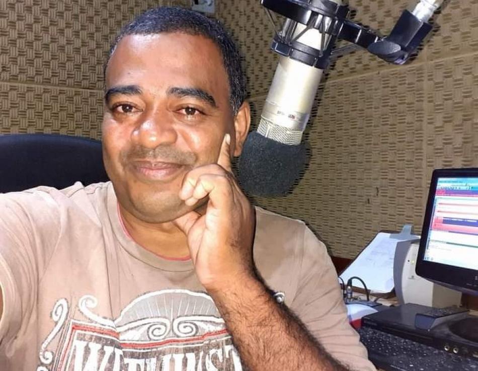 Xique-Xique: Radialista Carlos Luís morre vítima da Covid-19 aos 44 anos