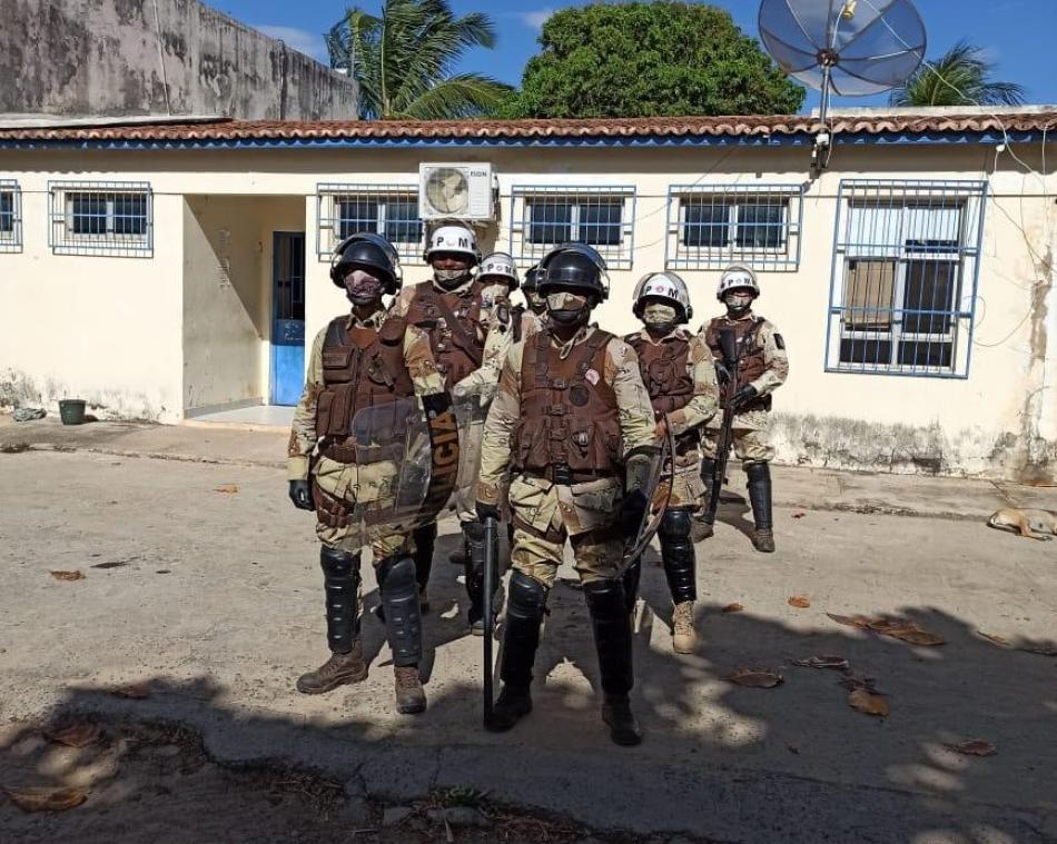 Xique-Xique: Durante revista, policiais encontram buraco em cela da delegacia