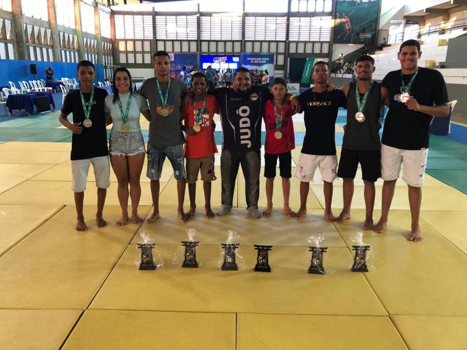 Xique-Xique: Atletas xiquexiquenses dominam e garantem sete pódios em etapa do Campeonato Baiano de Judô