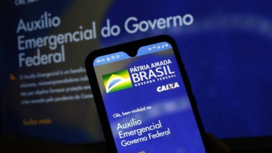 Auxílio Emergencial: Quem recebe os R$ 600 pode ter que devolver em 2021