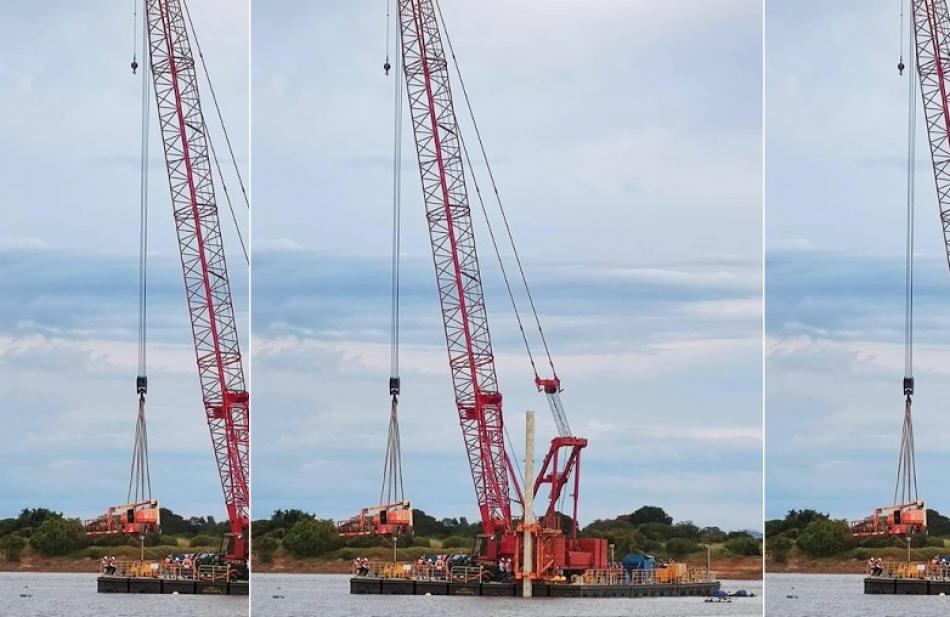 Colocada a primeira estaca nas obras da ponte Barra a Xique-Xique