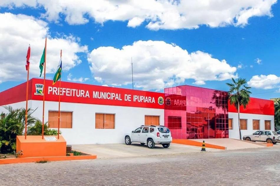 Ipupiara: Vereadores protocolam representação no MP contra Prefeitura por suposta contratação de "funcionários fantasmas"; padre e ex-prefeito constam na lista