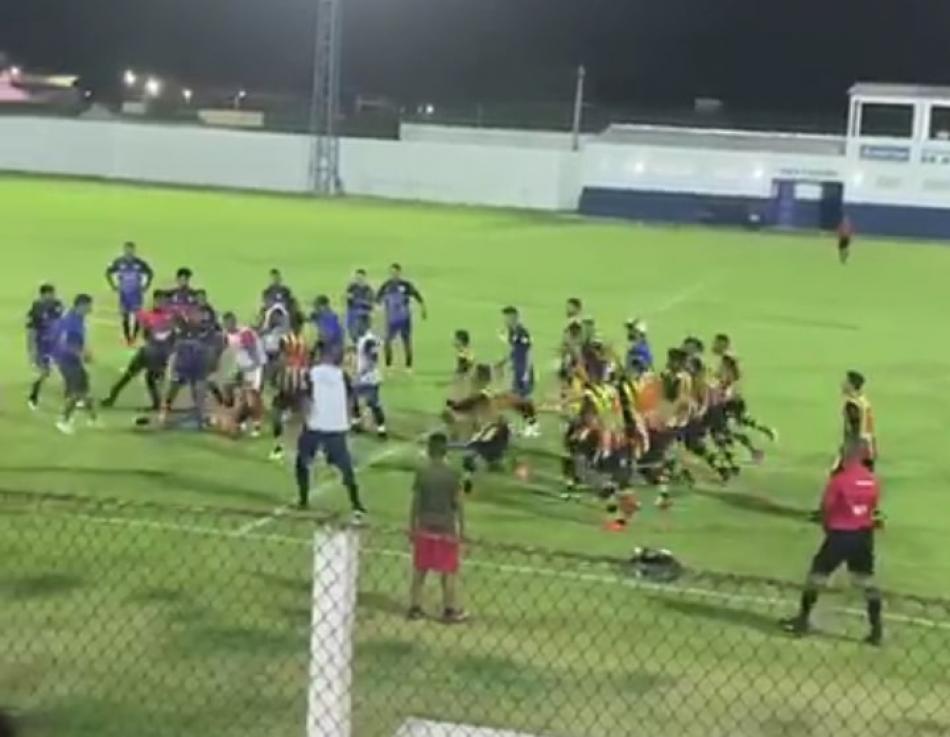 Jogo de futebol termina em pancadaria em Xique-Xique