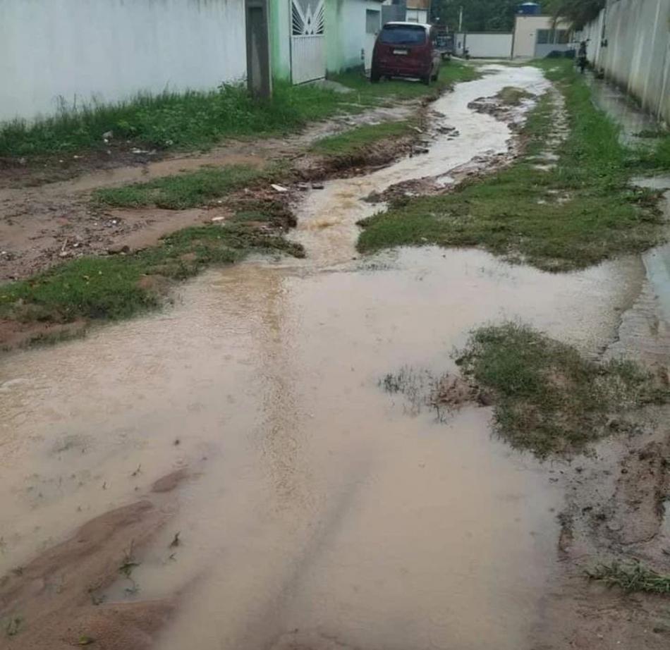 Ipupiara: Moradores reivindicam calçamento em rua no centro da cidade