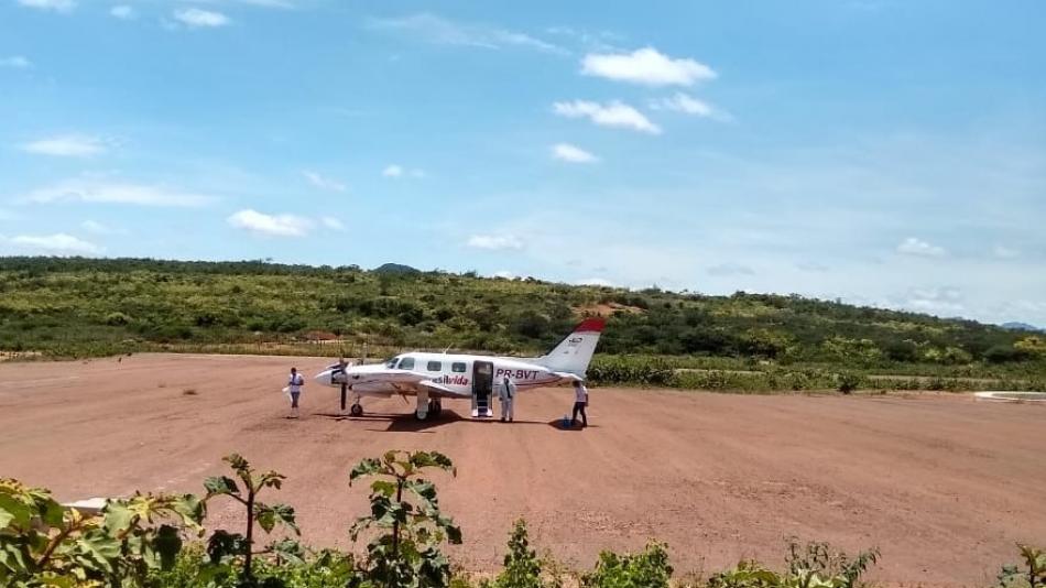 Gentio do Ouro: Paciente com covid-19 é transferida de avião para Salvador