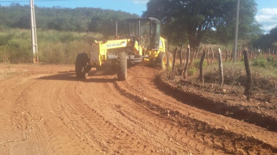 Gentio do Ouro: Estrada da comunidade quilombola de Pacheco recebe melhorias